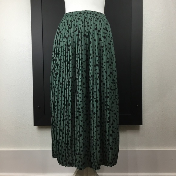 EASEL Green And Black Polka Dot Pleated Skirt Size Small - Picture 2 of 9